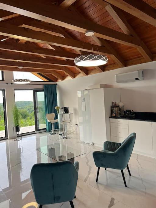 Casa Moderna In Sinteu - Intersectia Intre Modern Si Linistea Naturii Huta Voivozi Luaran gambar