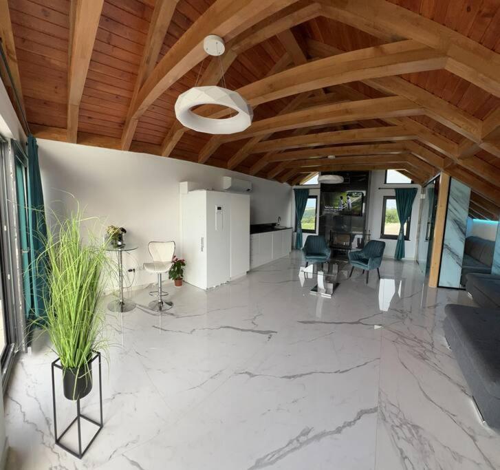 Casa Moderna In Sinteu - Intersectia Intre Modern Si Linistea Naturii Huta Voivozi Luaran gambar