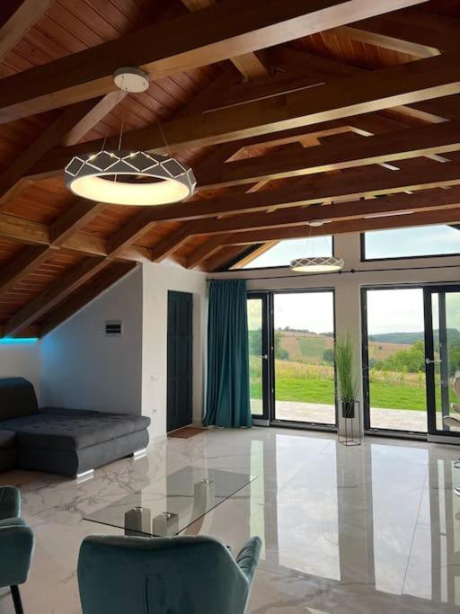 Casa Moderna In Sinteu - Intersectia Intre Modern Si Linistea Naturii Huta Voivozi Luaran gambar